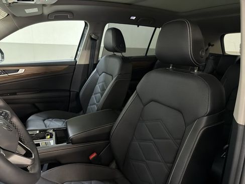 Certified 2024 Volkswagen Atlas SE FWD image 5