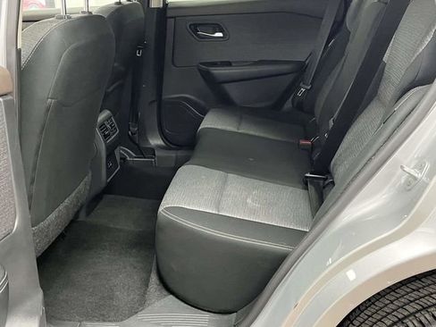 Used 2023 Nissan Rogue SV AWD/4WD image 17