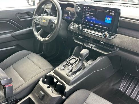 Used 2023 Chevrolet Colorado W/T image 17