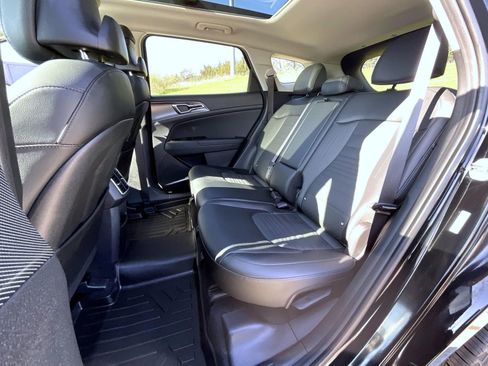 Used 2025 Kia Sportage SX AWD/4WD image 19