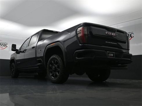 Used 2024 GMC Sierra 2500 AT4 w/ AT4 Premium Plus Package image 23