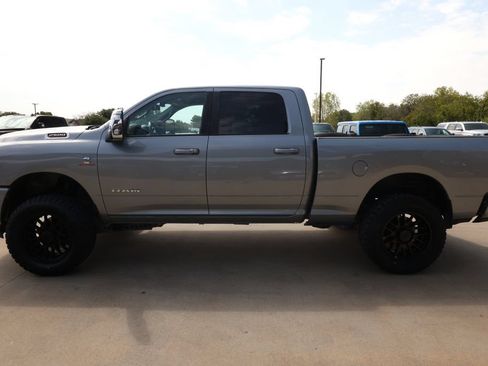 Used 2024 RAM 2500 Laramie AWD/4WD image 8