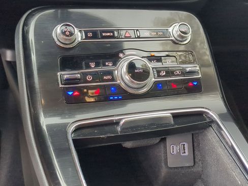 Used 2022 Lincoln Nautilus Reserve w/ Luxury Package image 18