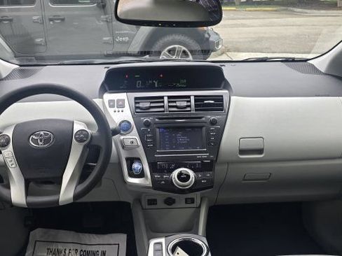 Used 2012 Toyota Prius V Five FWD image 13