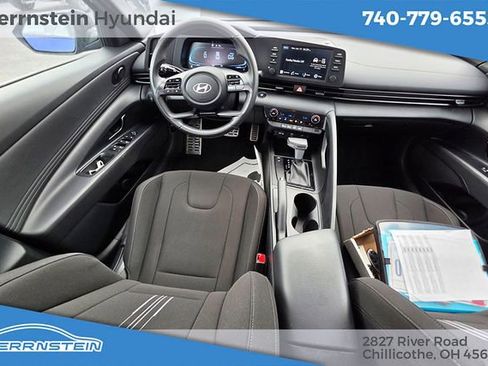 Used 2025 Hyundai Elantra Sport FWD image 9