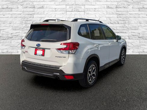 Used 2019 Subaru Forester Premium AWD/4WD image 6