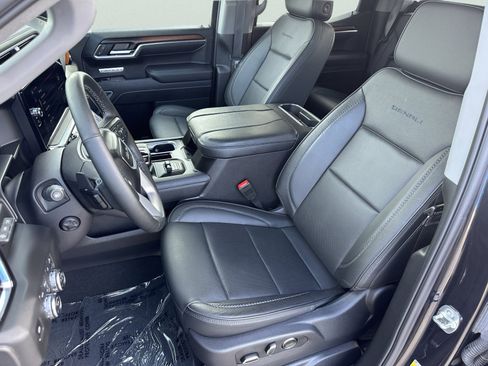 Used 2025 GMC Sierra 1500 Denali w/ Denali Reserve Package AWD/4WD image 21