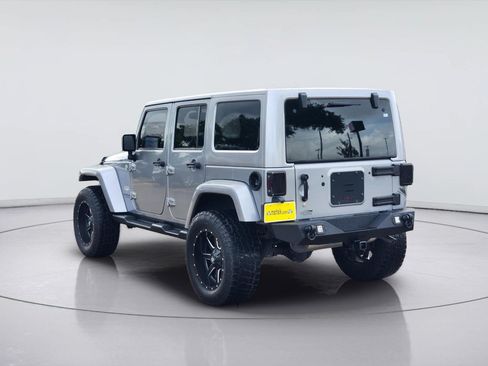 Used 2015 Jeep Wrangler Unlimited Sahara w/ Connectivity Group AWD/4WD image 7
