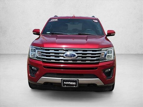 Used 2018 Ford Expedition XLT w/ Equipment Group 202A AWD/4WD image 2