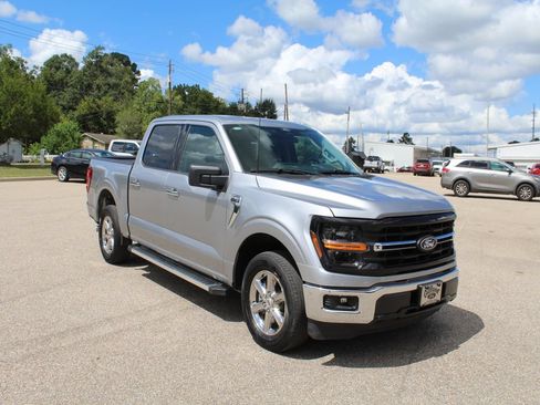 Used 2025 Ford F150 XLT w/ Equipment Group 301A Standard RWD image 3