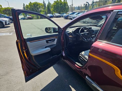 Used 2018 Honda CR-V Touring image 18