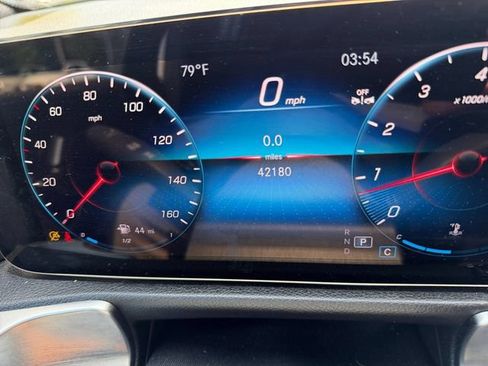 Used 2023 Mercedes-Benz GLB 250 4MATIC image 29