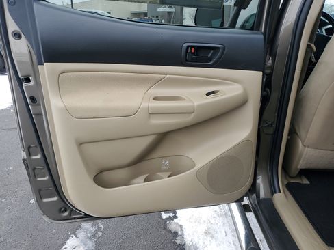 Used 2011 Toyota Tacoma PreRunner image 8