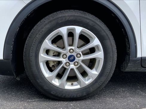 Used 2020 Ford Escape SE FWD image 9