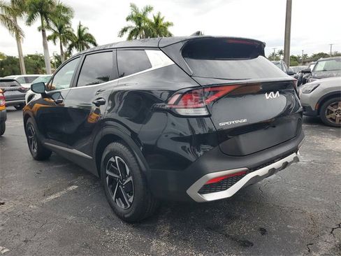 Used 2023 Kia Sportage LX image 4
