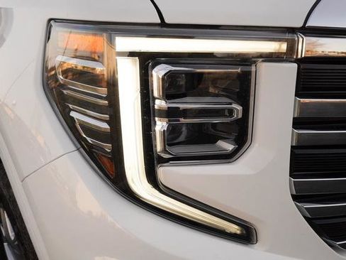 Used 2025 GMC Sierra 1500 SLT w/ SLT Premium Plus Package image 38