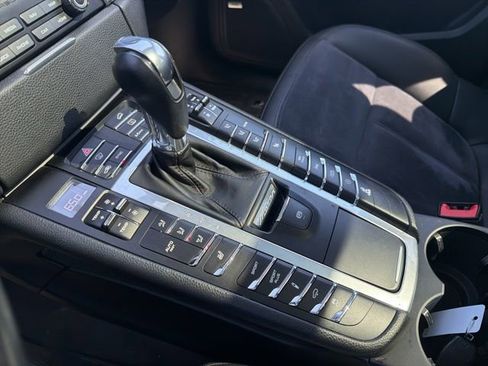 Used 2018 Porsche Macan Sport Edition AWD/4WD image 25