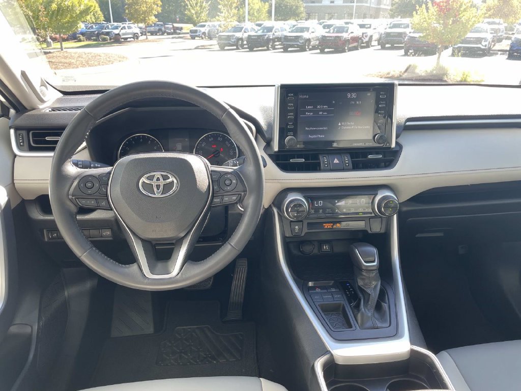 Used 2019 Toyota RAV4 XLE Premium FWD image 15