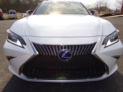 Used 2020 Lexus ES 300h w/ Premium Package image 3