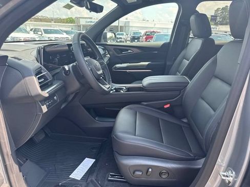 New 2026 Chevrolet Traverse LT w/ Midnight/Sport Edition FWD image 9
