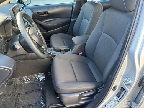 Used 2025 Toyota Corolla LE image 32