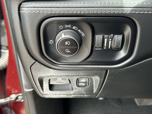 Used 2024 RAM 1500 Limited AWD/4WD image 18