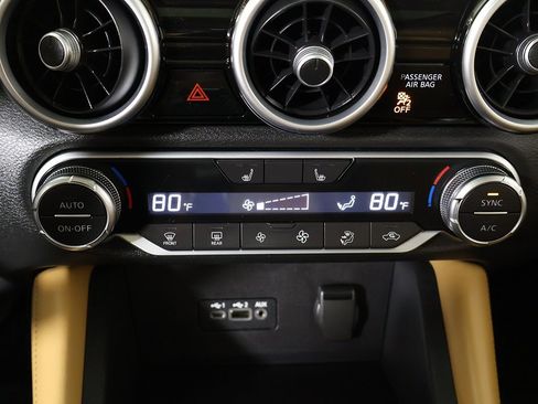 Used 2021 Nissan Sentra SV w/ SV Premium Package image 47