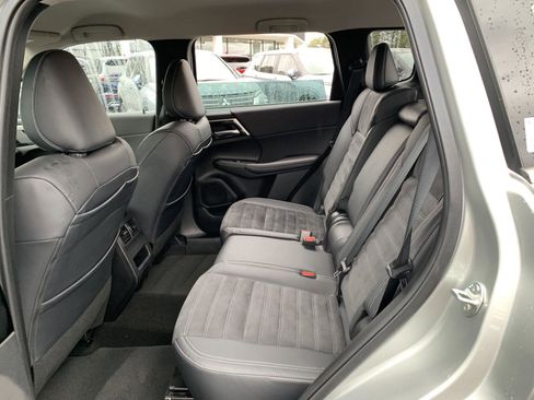 Used 2023 Mitsubishi Outlander SE image 21