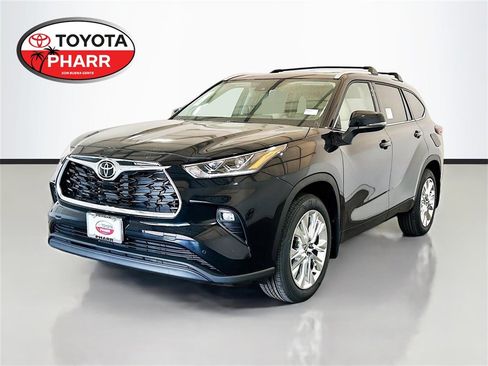 New 2025 Toyota Highlander Limited image 1