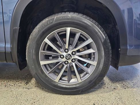 Used 2019 Toyota Highlander XLE image 9