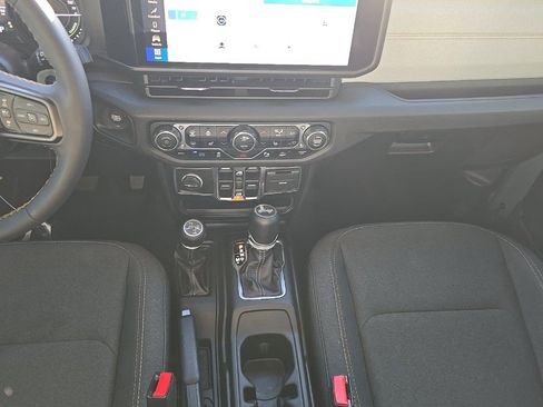 Used 2024 Jeep Wrangler Unlimited w/ Convenience Group AWD/4WD image 9
