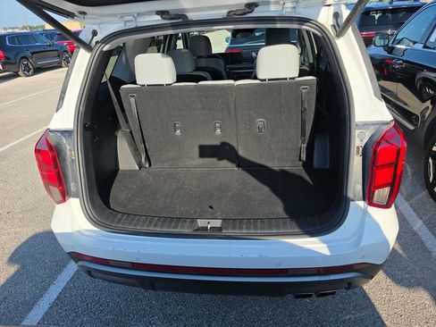 Used 2025 Hyundai Palisade SEL FWD image 20