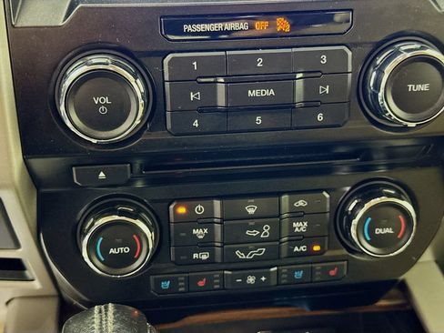 Used 2016 Ford F150 Lariat w/ Equipment Group 501A Mid AWD/4WD image 18