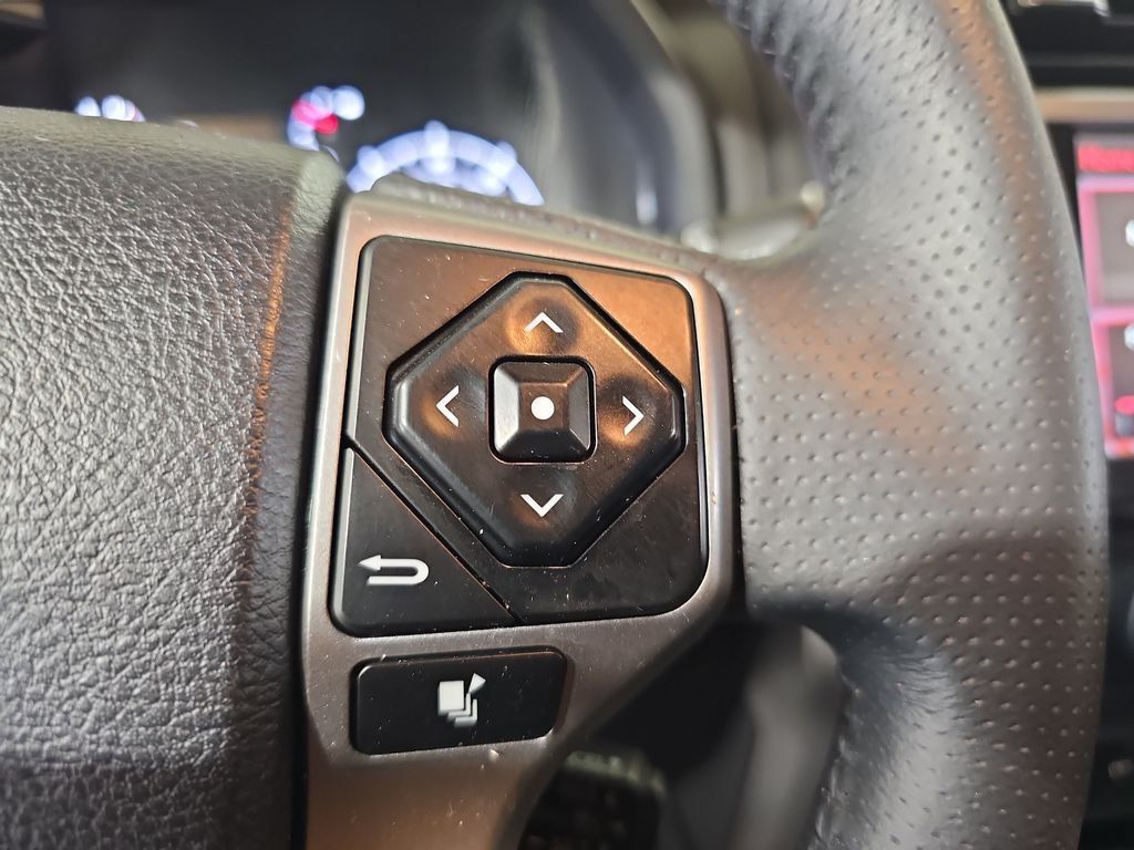 Used 2020 Toyota 4Runner SR5 Premium w/ Moonroof Package AWD/4WD image 20