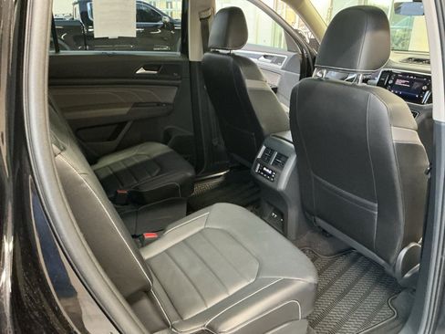 Used 2023 Volkswagen Atlas SEL Premium image 16