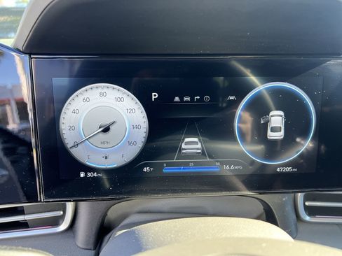 Used 2024 Hyundai Elantra SEL image 21