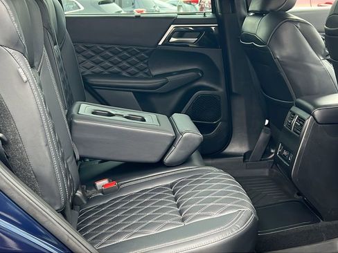 Used 2023 Mitsubishi Outlander SEL image 14