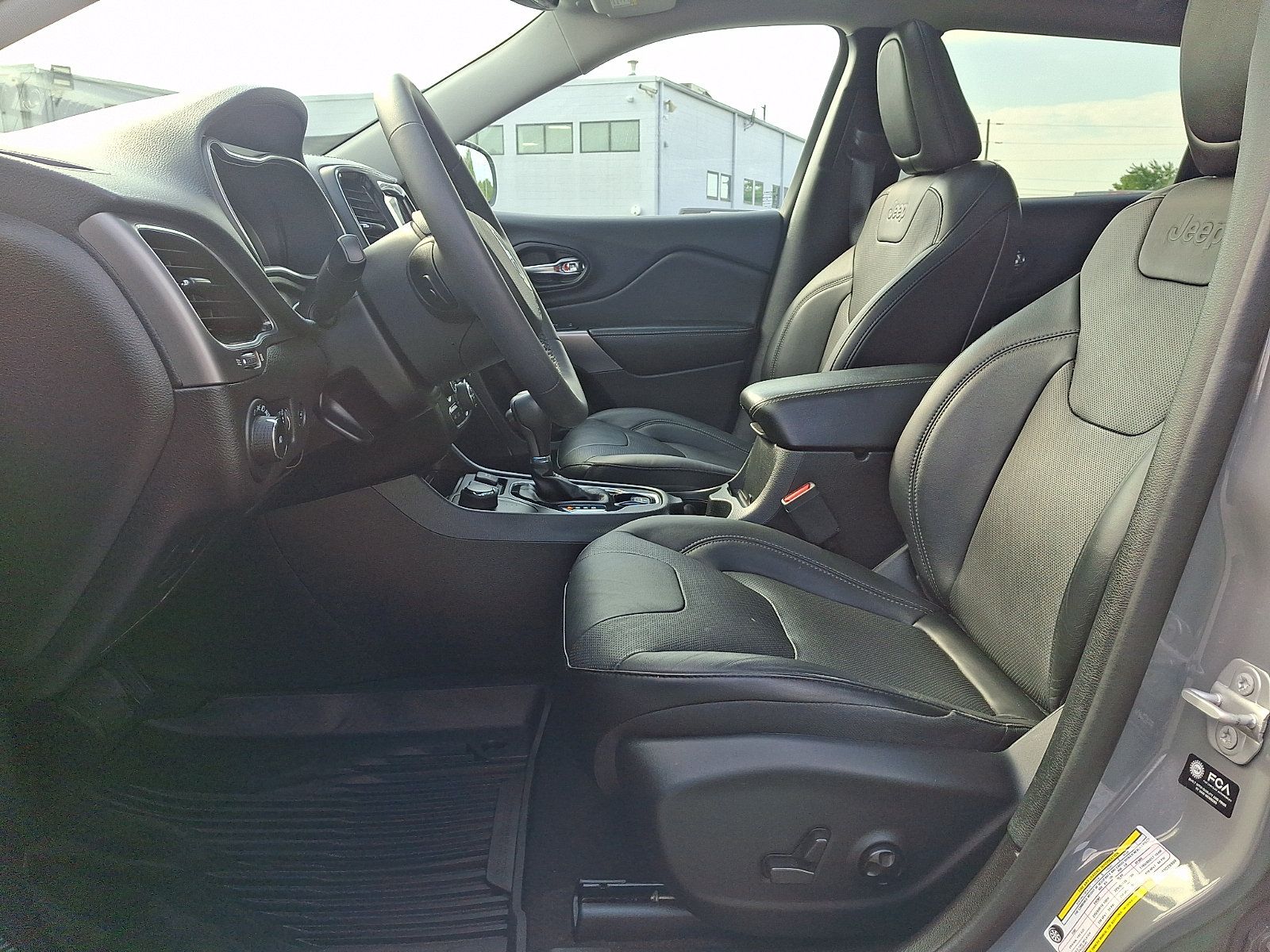 Used 2021 Jeep Cherokee Limited AWD/4WD image 13