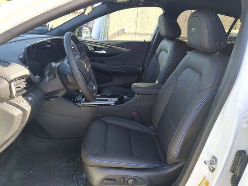New 2026 Buick Envista Sport Touring w/ Convenience I Package FWD image 19