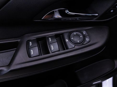 Used 2023 Chevrolet Bolt LT w/ Infotainment Package FWD image 21
