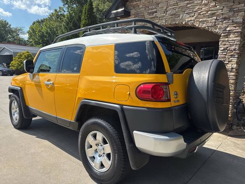 Used 2008 Toyota FJ Cruiser 4WD image 3
