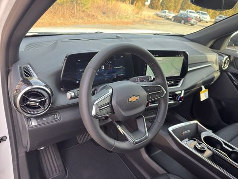 New 2026 Chevrolet Equinox LT w/ Convenience Package II image 25