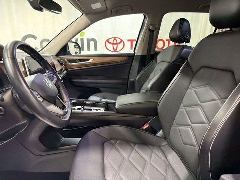 Used 2025 Volkswagen Atlas SE image 25