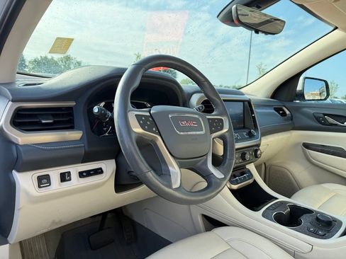 Used 2021 GMC Acadia Denali w/ Denali Technology Package FWD image 11