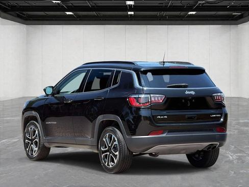Used 2022 Jeep Compass Limited AWD/4WD image 3