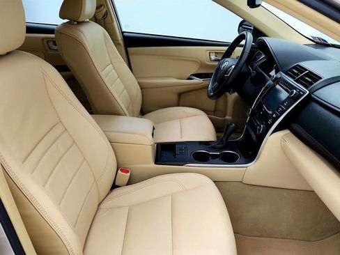 Used 2017 Toyota Camry XLE w/ Moonroof Package FWD image 24