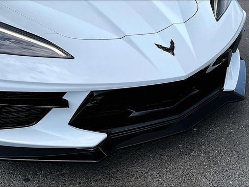 Used 2025 Chevrolet Corvette Stingray Premium Cpe w/ Z51 Performance Package RWD image 30