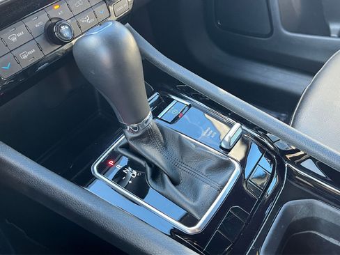 Used 2025 Jeep Compass Limited image 41