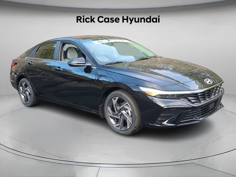 New 2026 Hyundai Elantra Limited image 3