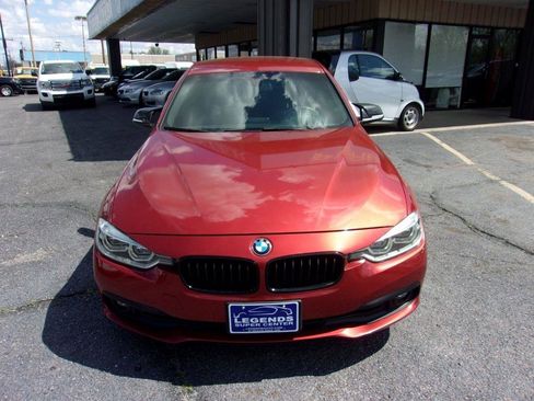Used 2018 BMW 320i Sedan RWD image 4